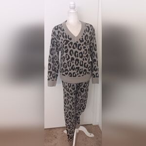 Leopard Print Women's Ribbed Sweat Set - Black and Gray